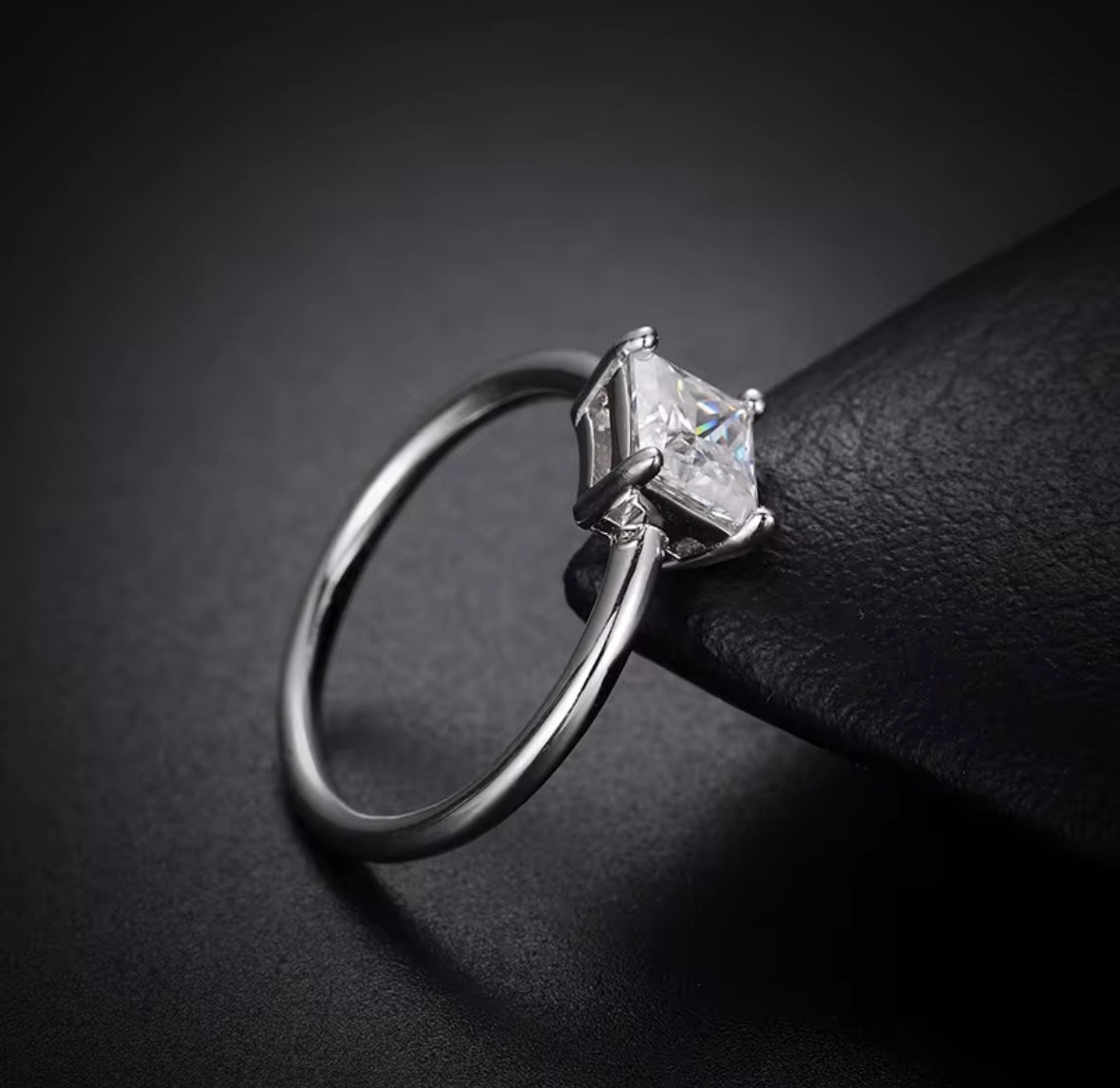 Vigselring Princess cut 1.0ct