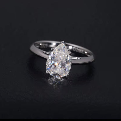 Vigselring Pear cut 2.0ct